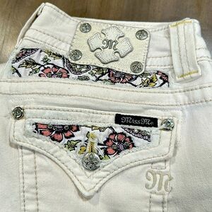 Miss Me Capris size 30. Excellent condition